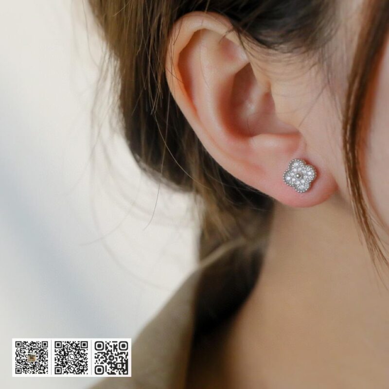顶级版 Van Cleef &038; Arpels mini满钻四叶草耳钉 - Image 9