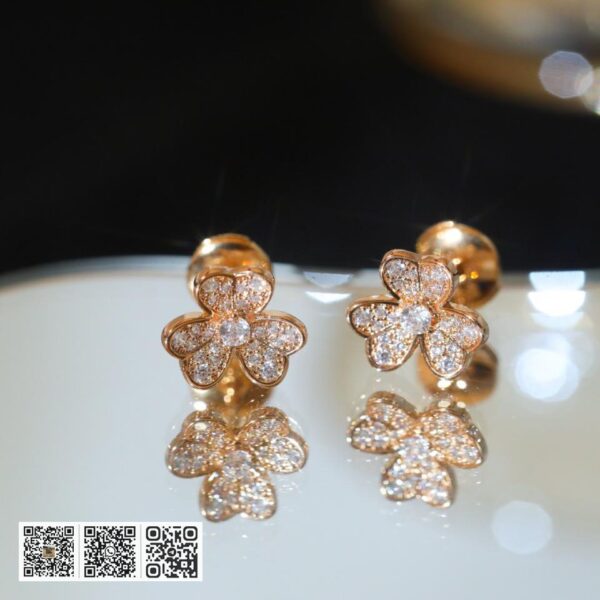 顶级版 Van Cleef &038; Arpels mini满钻三叶草耳钉