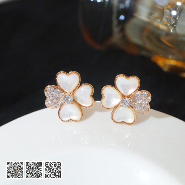顶级版 Van Cleef &038; Arpels 玫瑰金珍珠母贝四季心耳环