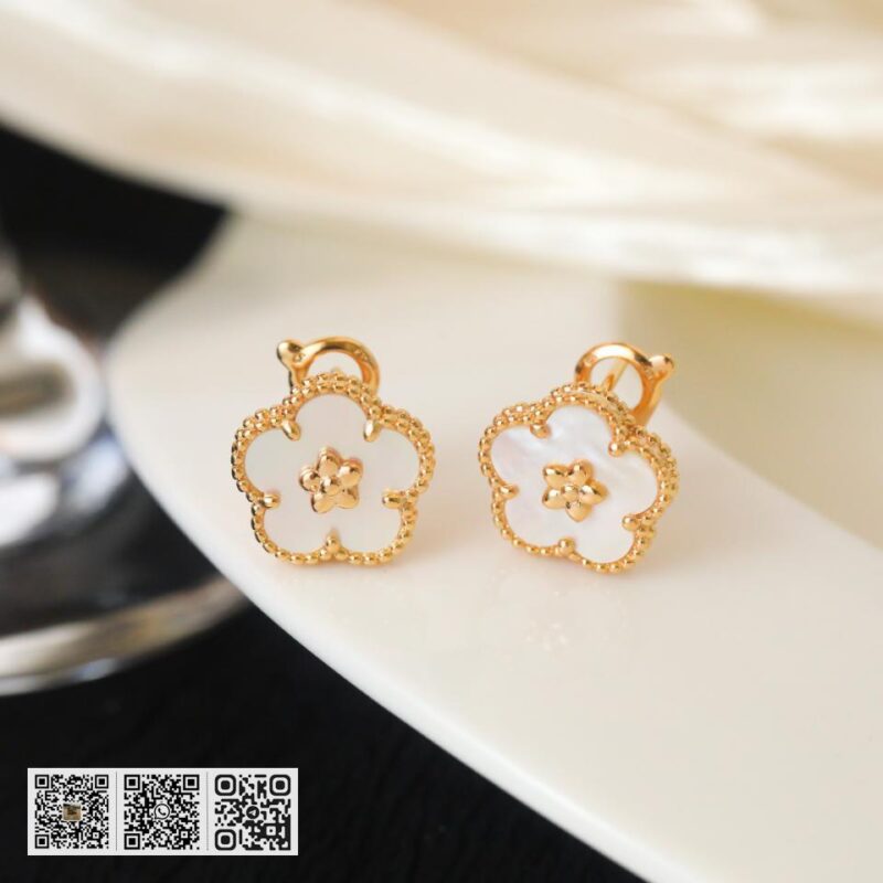 顶级版 Van Cleef &038; Arpels Lucky Spring系列梅花耳环