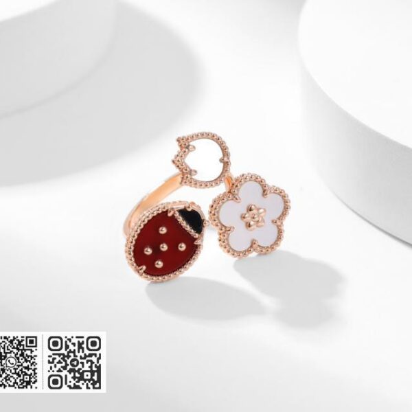 顶级版 Van Cleef &038; Arpels 新款Lucky Spring系列梅花戒指