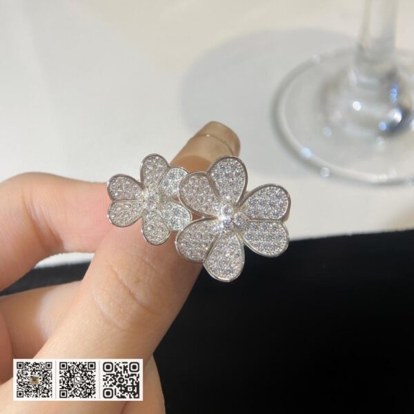 顶级版 Van Cleef &038; Arpels 三叶草Frivole 系列戒指