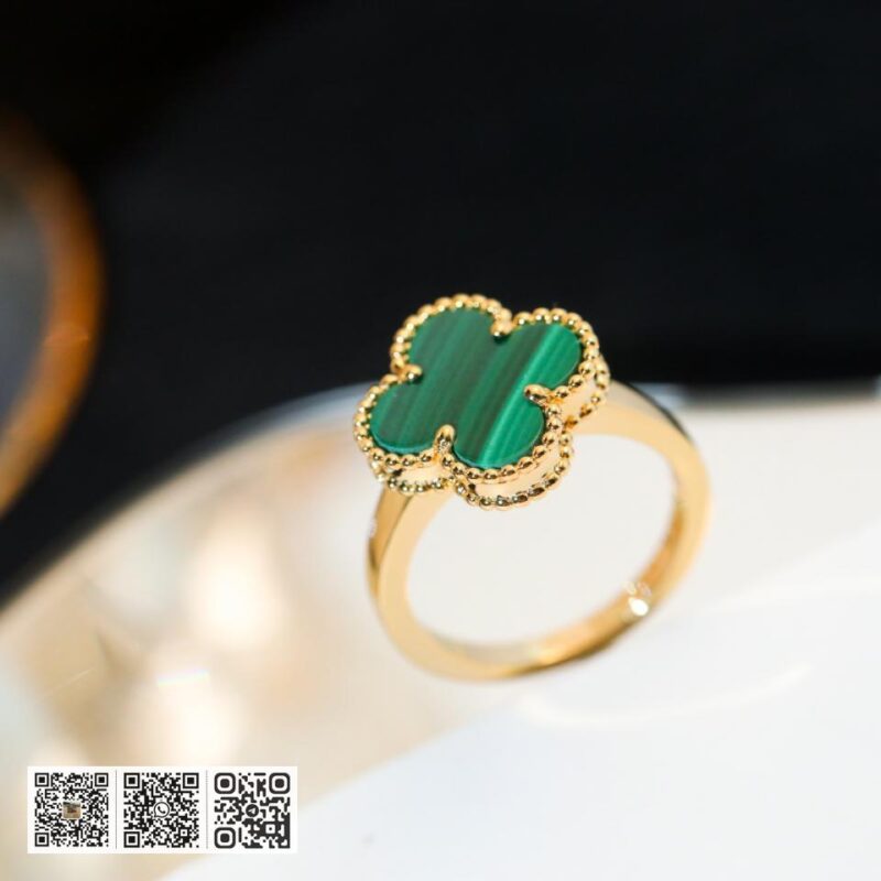 顶级版 Van Cleef &038; Arpels 四叶草戒指
