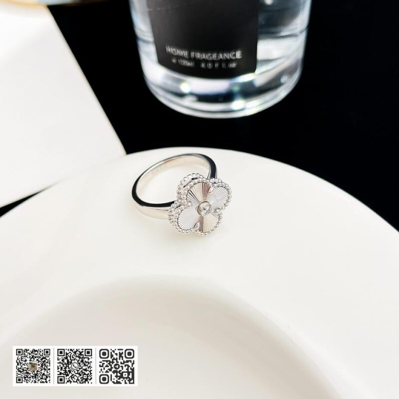 顶级版 Van Cleef &038; Arpels 四叶草戒指戒指 - Image 4