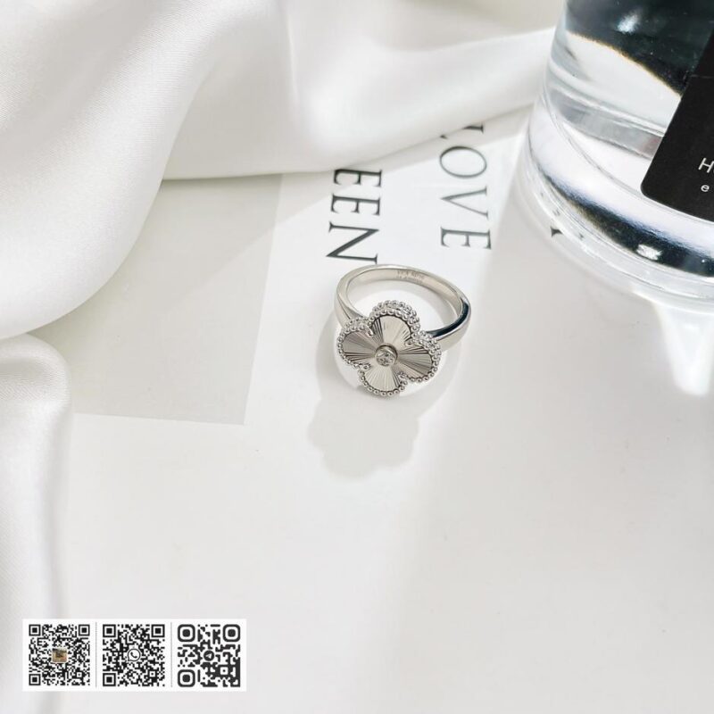 顶级版 Van Cleef &038; Arpels 四叶草戒指戒指 - Image 6