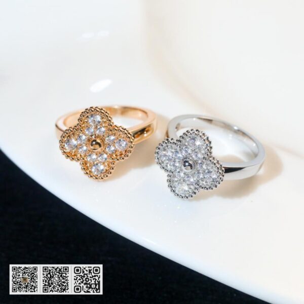 顶级版 Van Cleef &038; Arpels 满钻Alhambra mini满钻戒指