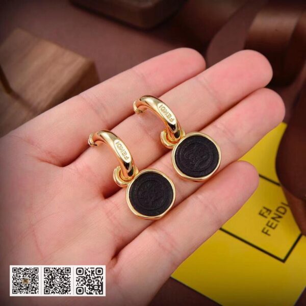 FENDI logo耳钉