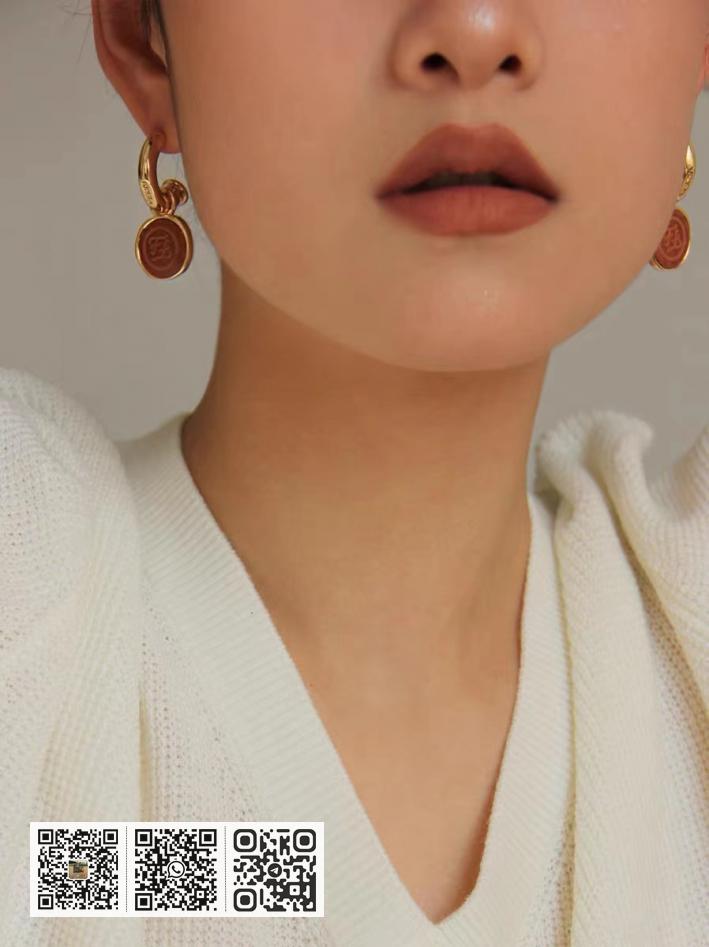 FENDI logo耳钉 - Image 4