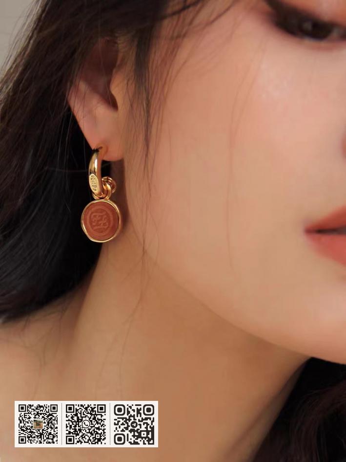 FENDI logo耳钉 - Image 5
