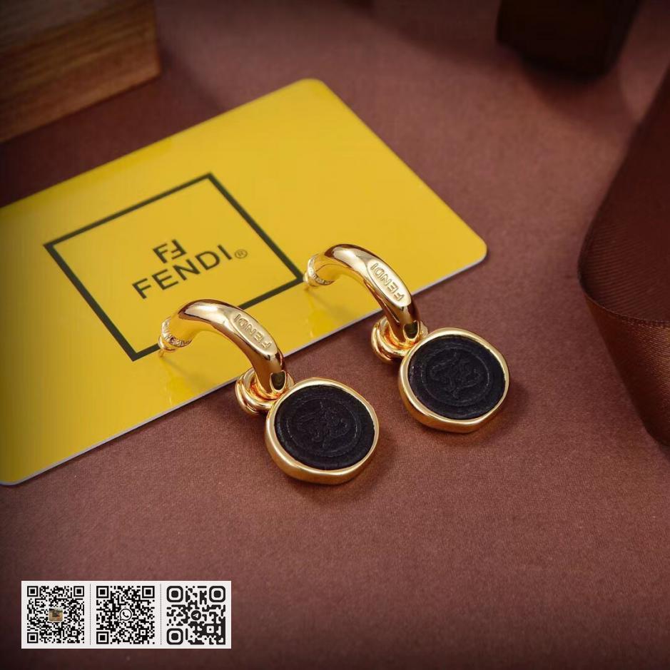 FENDI logo耳钉 - Image 8