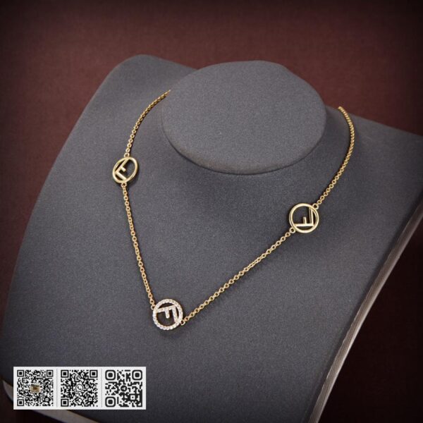 FENDI logo项链