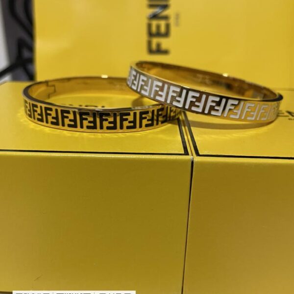 Fendi 手镯