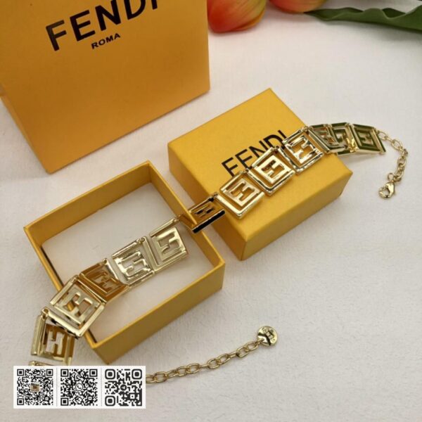Fendi 项链