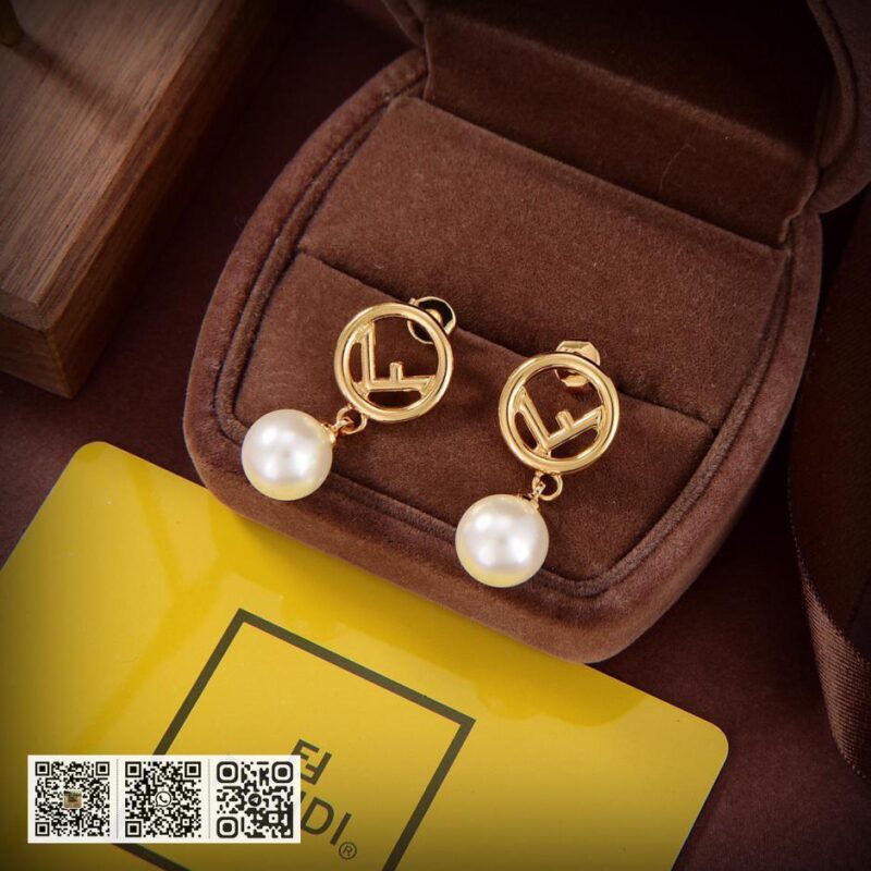 FENDI logo耳坠