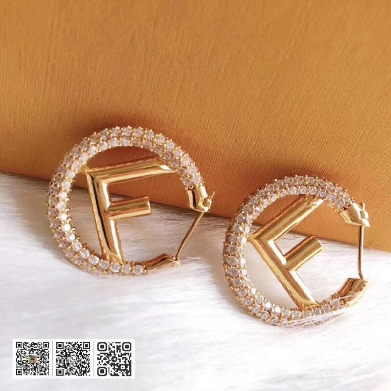 Fendi 镶钻字母耳环 - Image 3