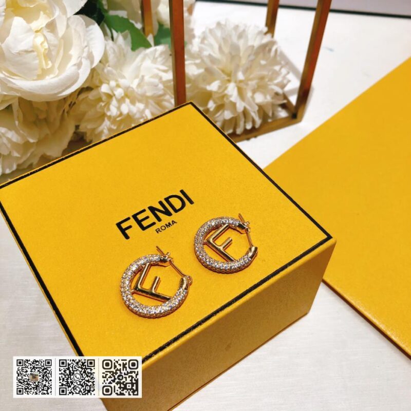 Fendi 镶钻字母耳环 - Image 5
