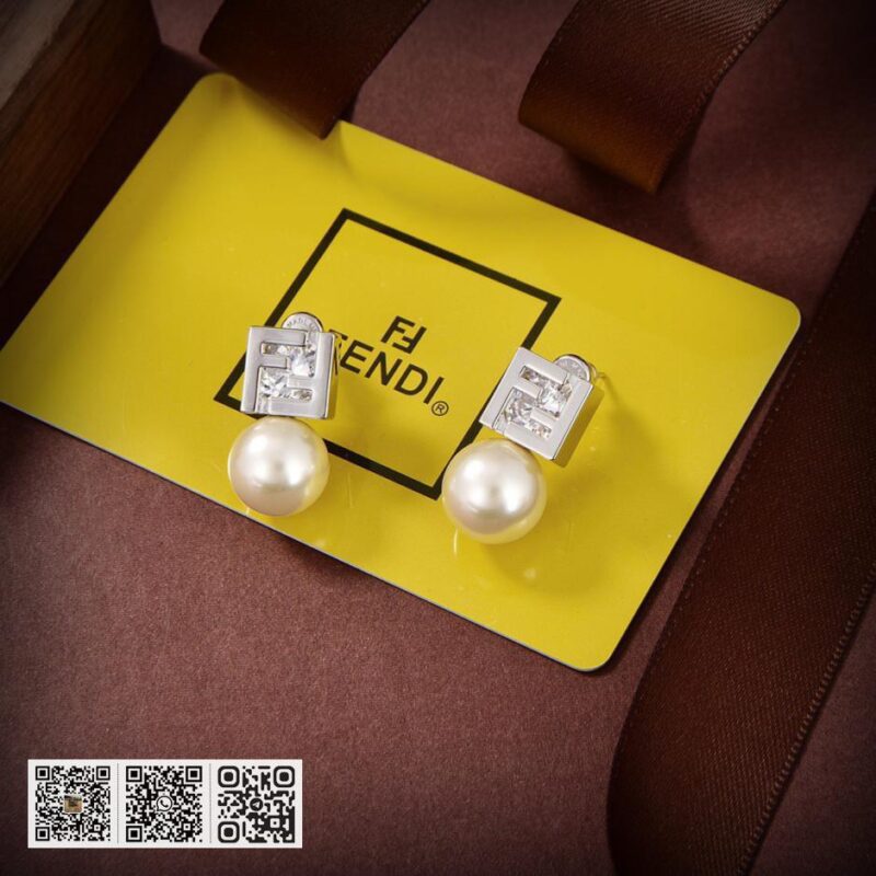 FENDI logo耳环