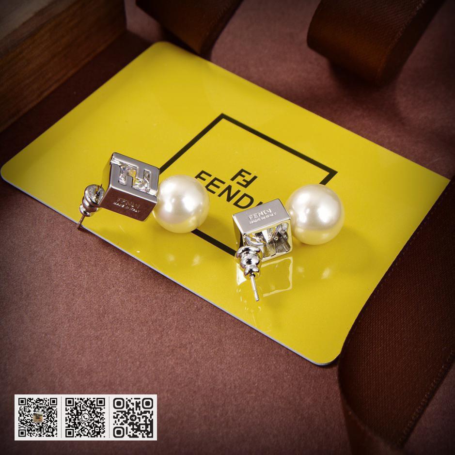 FENDI logo耳环 - Image 5
