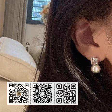 FENDI logo耳环 - Image 7