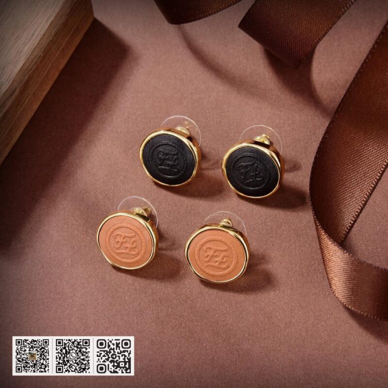 FENDI logo耳钉