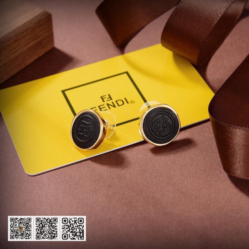 FENDI logo耳钉 - Image 4
