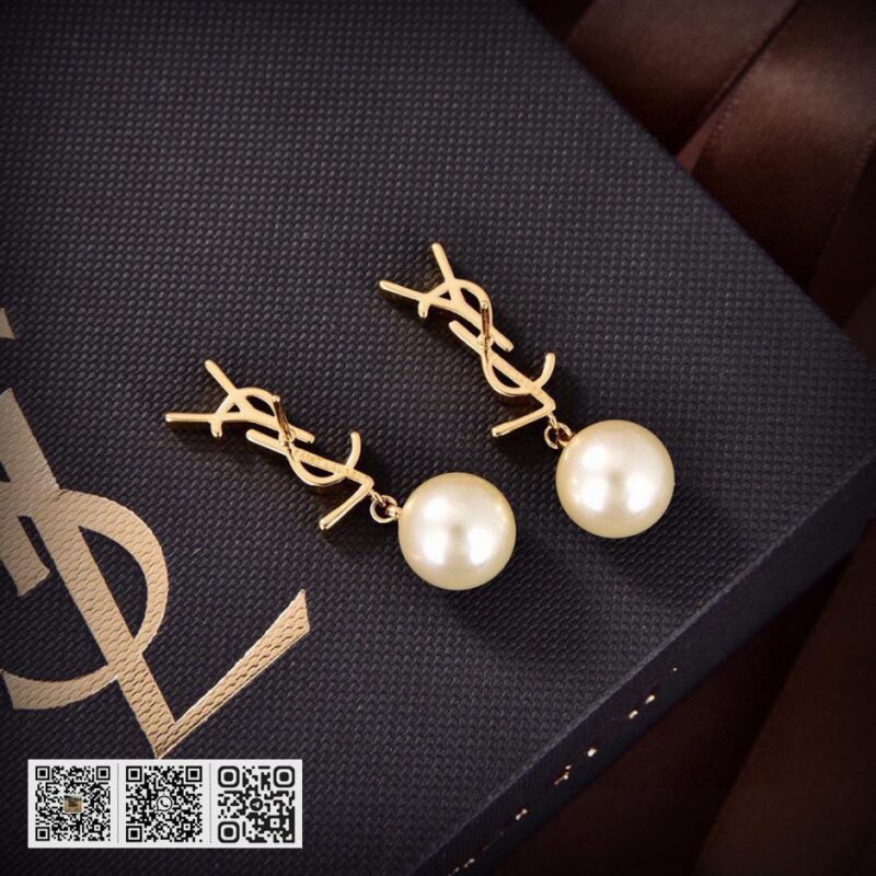 YSL 字母耳钉 - Image 5