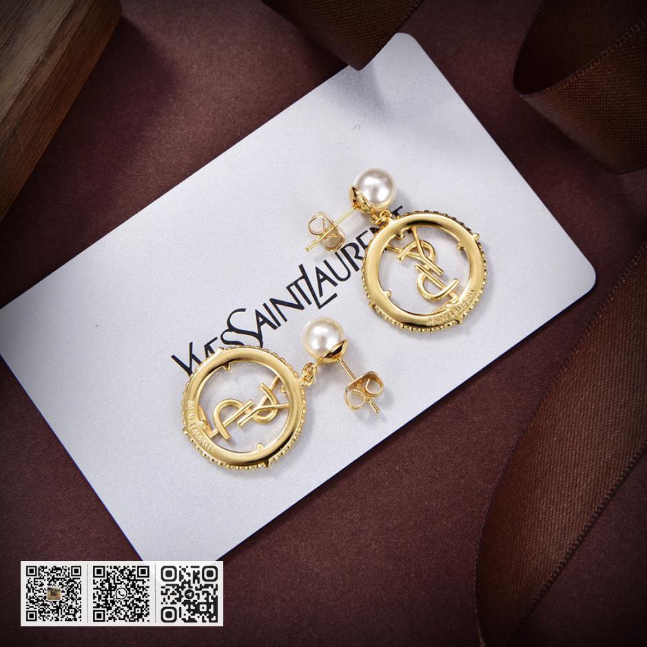 YSL 字母耳钉 - Image 3