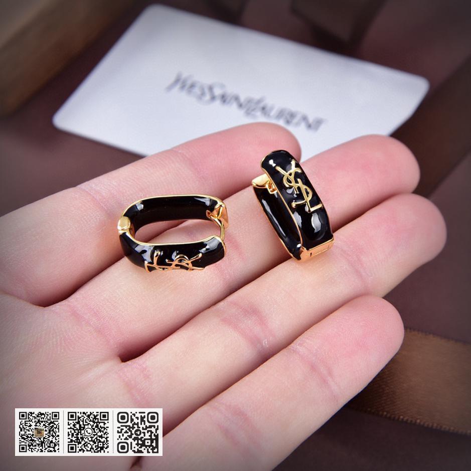 YSL 字母耳钉 - Image 2