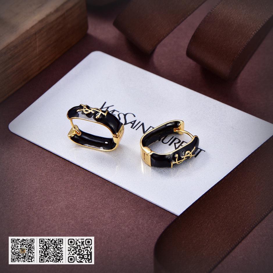 YSL 字母耳钉 - Image 4