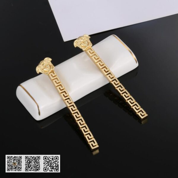Versace金色耳坠