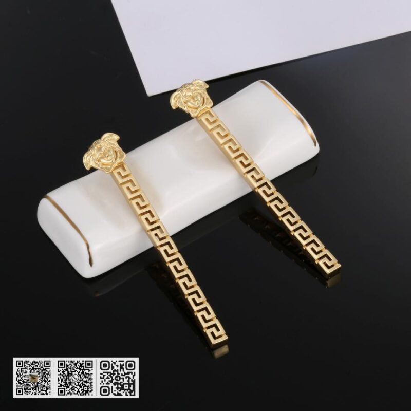 Versace金色耳坠