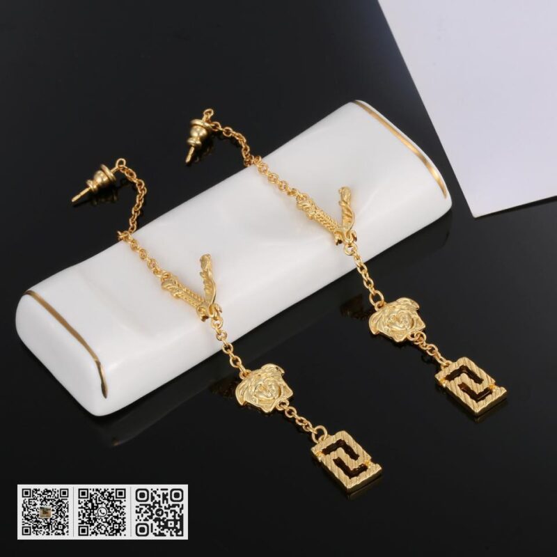 Versace金色耳坠 - Image 6
