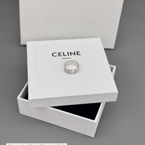 Celine 字母镶钻戒指