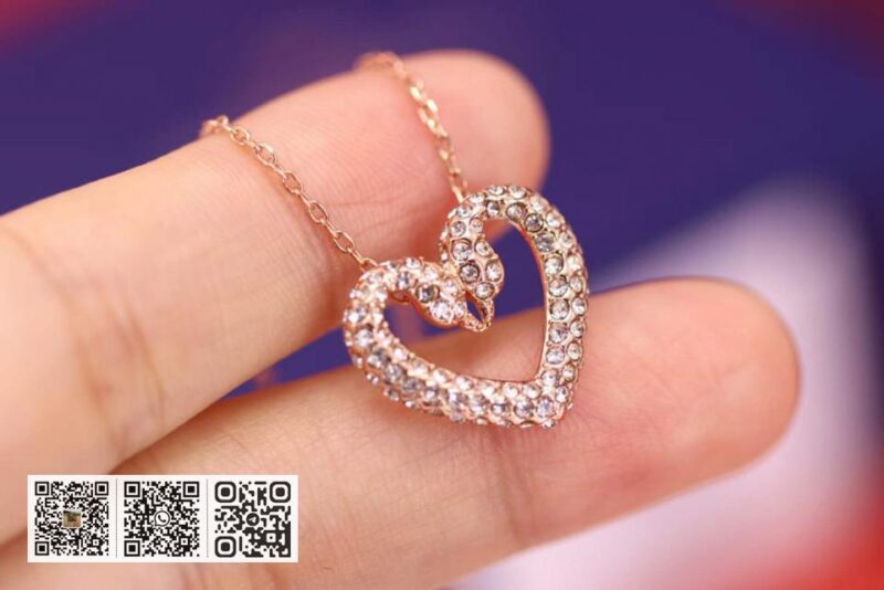 Swarovski 满钻锁骨项链 - Image 4