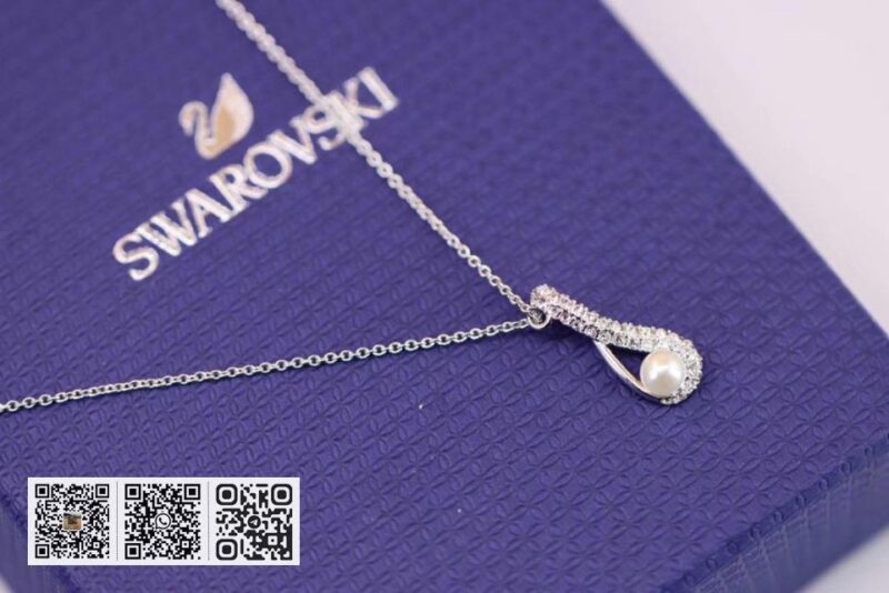 Swarovski 幸运8字锁骨项链 - Image 5