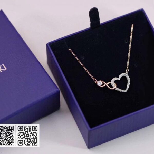 Swarovski 项链