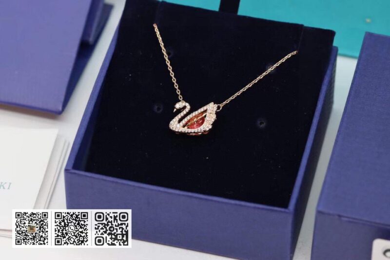 swarovski 锁骨项链