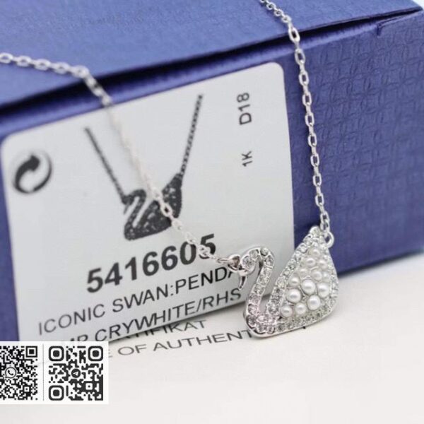 Swarovski 天鹅项链