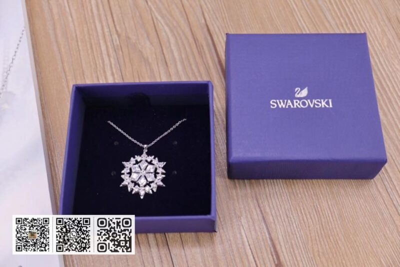 Swarovski 雪花锁骨项链