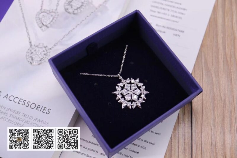 Swarovski 雪花锁骨项链 - Image 3