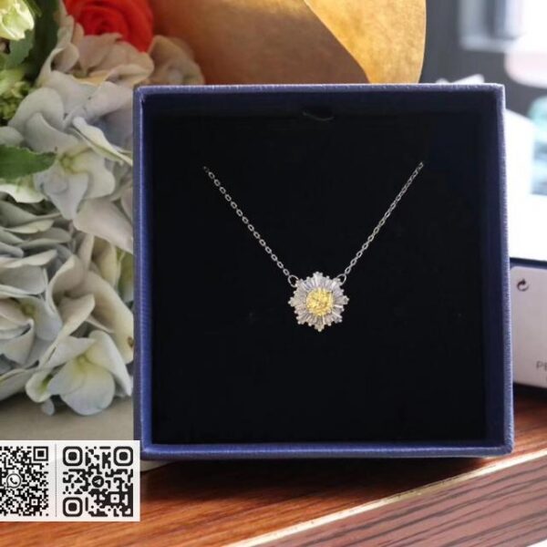 Swarovski 太阳花锁骨项链