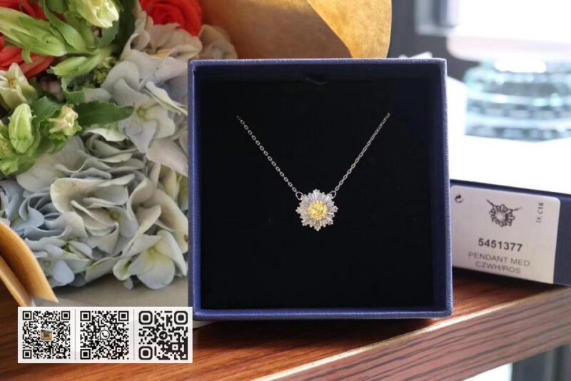 Swarovski 太阳花锁骨项链