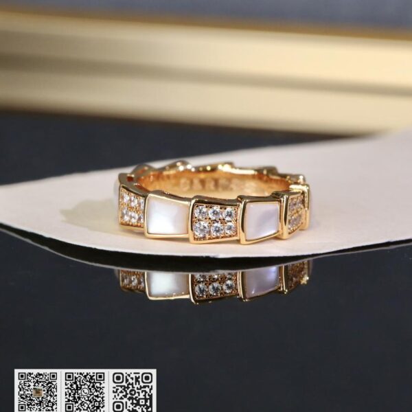 Bvlgari Bv蛇骨白贝戒指