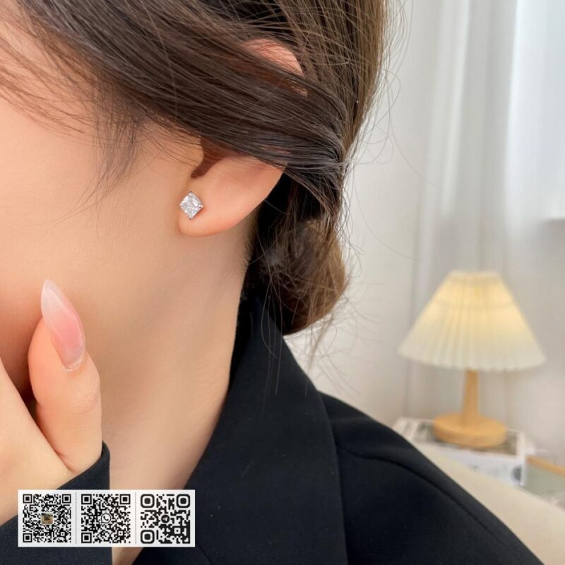 Bvlgari BV白金色Griffe公主方耳钉 - Image 8