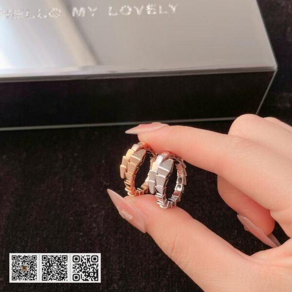 Bvlgari 窄版光面蛇戒