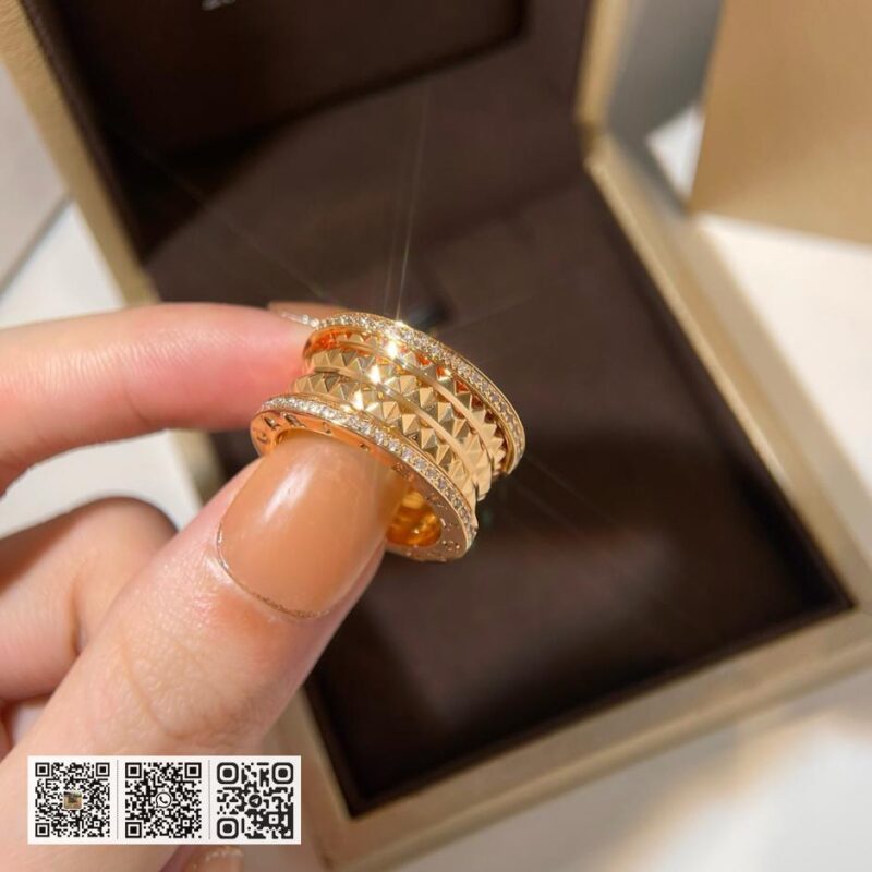 Bvlgari 罗马设计铆钉带钻戒指
