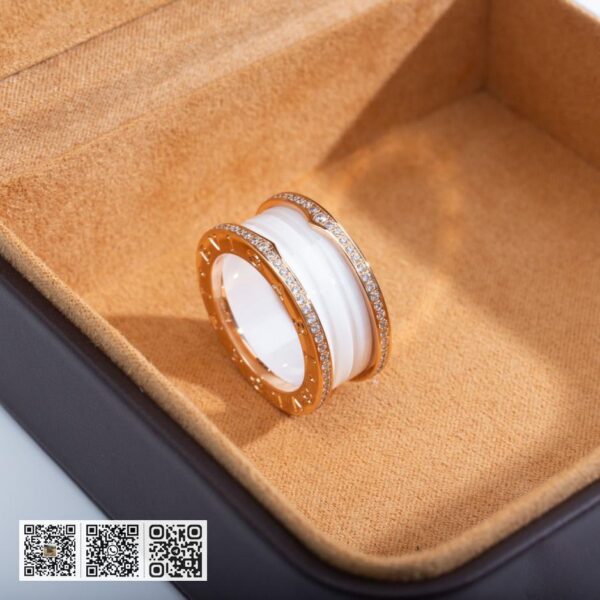 Bvlgari 经典陶瓷镶钻戒指