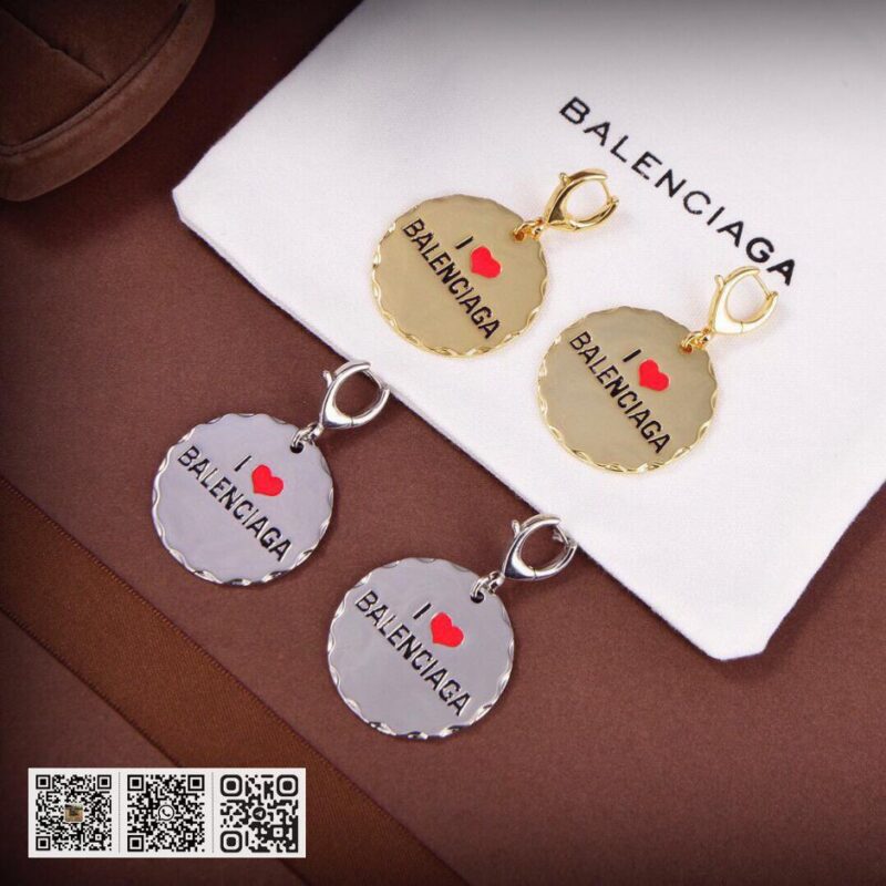 Balenciaga 新耳环