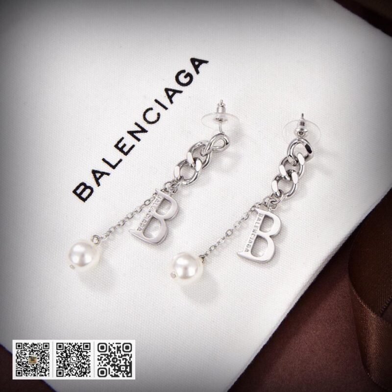 Balenciaga 新款方形钻耳钉 - Image 2