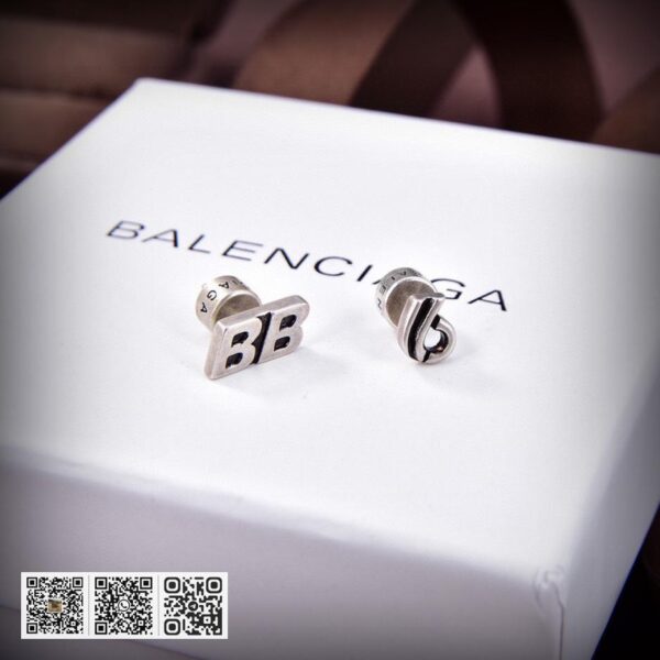 Balenciaga 新款字母耳环